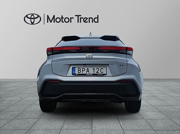 Toyota C-HR 5 of 12