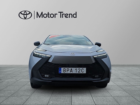 Toyota C-HR 6 of 12