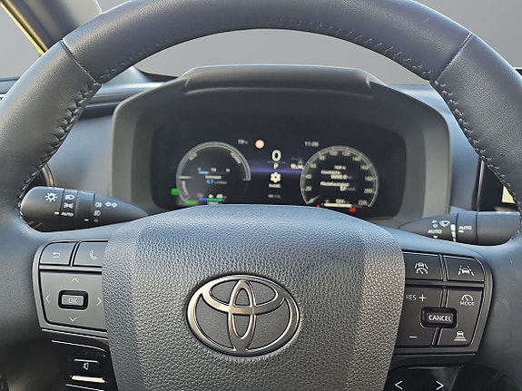 Toyota C-HR 11 of 14