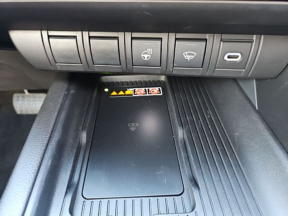 Toyota C-HR 13 of 14