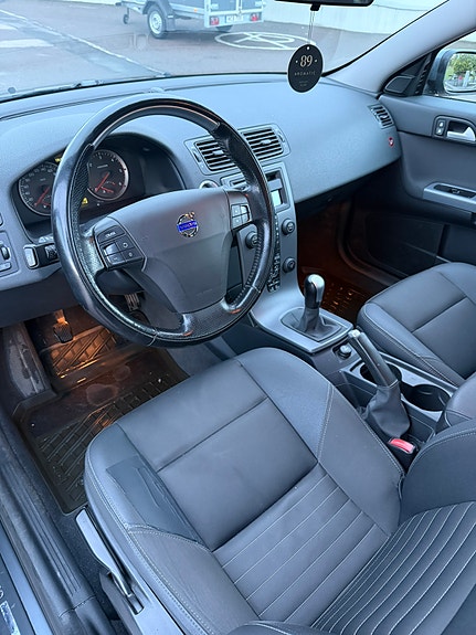 Volvo V50 9 of 15