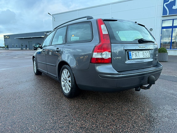 Volvo V50 3 of 15