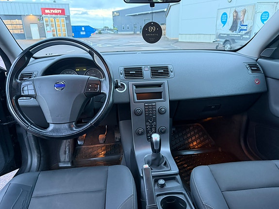 Volvo V50 10 of 15