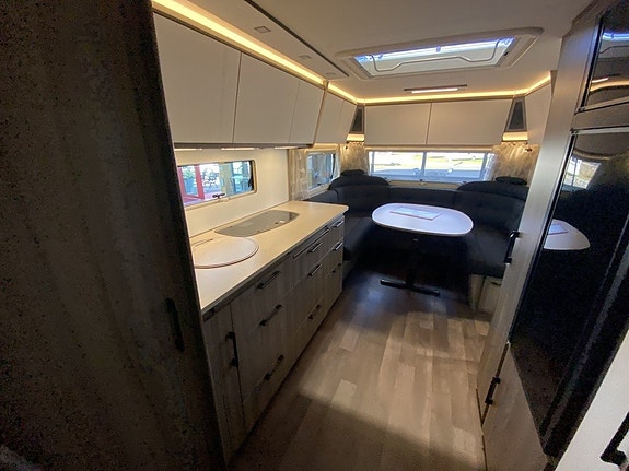 Kabe Estate 600 XL KS Alde/Fransk bädd/Året runt standard 12 of 17