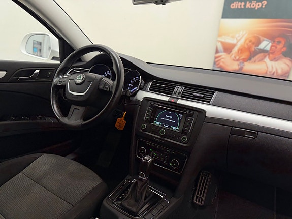 Skoda Superb 2 of 17