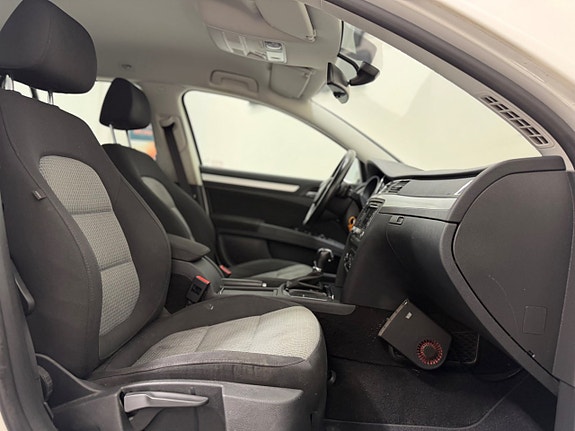 Skoda Superb 11 of 17