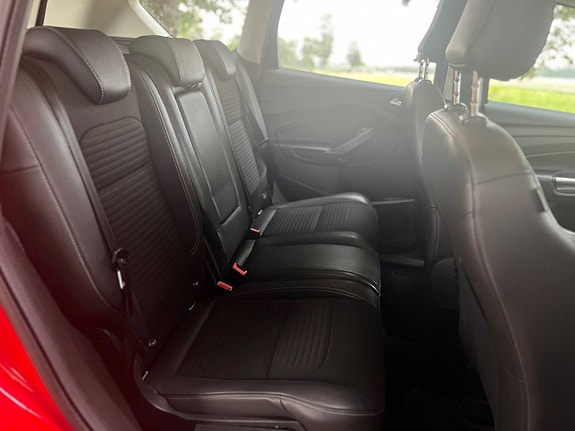 Ford Kuga 12 of 16