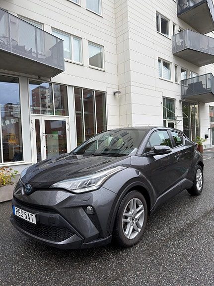 Toyota C-HR 3 of 18
