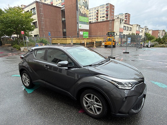 Toyota C-HR 7 of 18