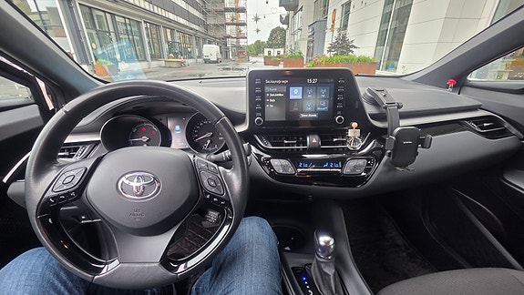Toyota C-HR 12 of 18