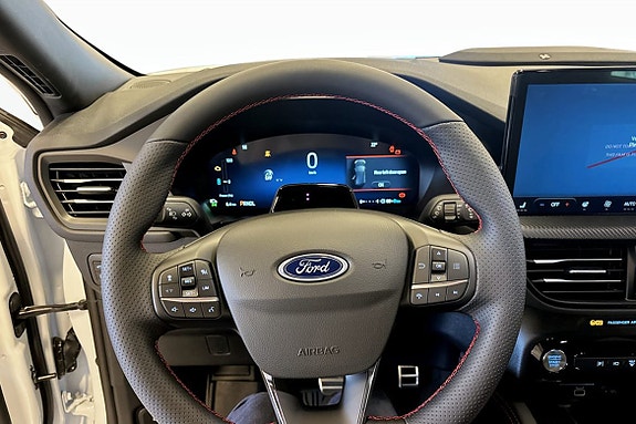 Ford Kuga 7 of 9