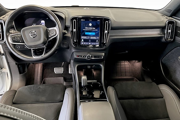 Volvo XC40 4 of 9