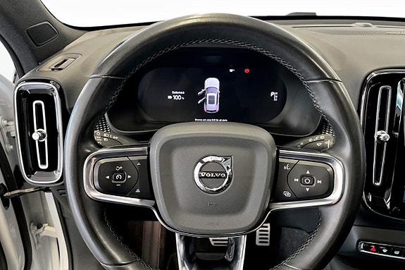 Volvo XC40 7 of 9