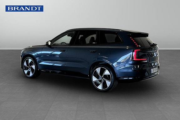 Volvo EX90 2 of 9