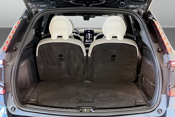 Volvo EX90 9 of 9