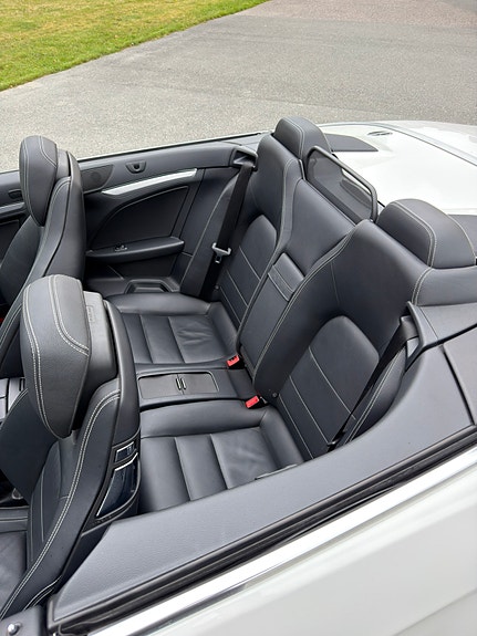 Mercedes-Benz E200 10 of 12