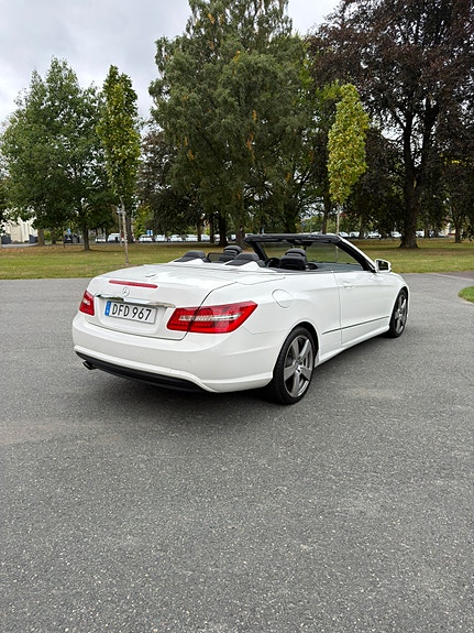 Mercedes-Benz E200 6 of 12