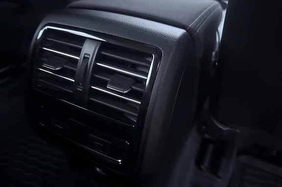 Volkswagen Passat 9 of 21
