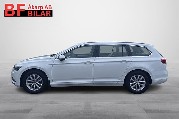 Volkswagen Passat 2 of 21