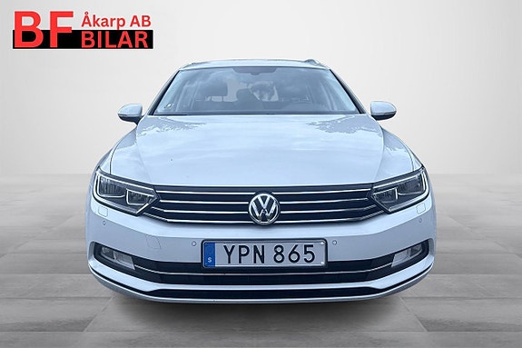 Volkswagen Passat 12 of 21