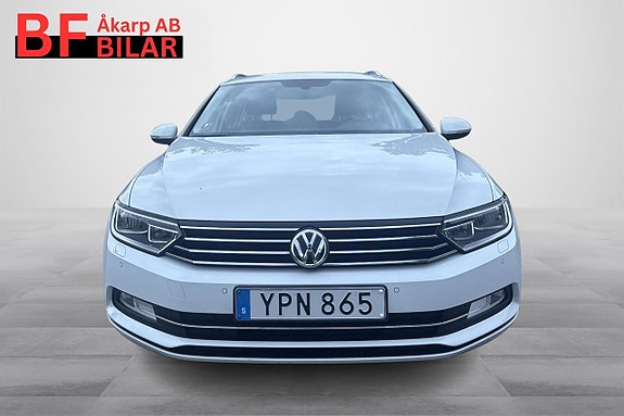 Volkswagen Passat 13 of 21
