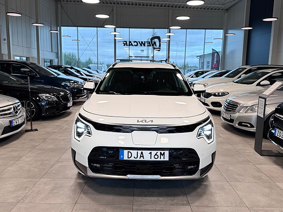 Kia Niro 2 of 28