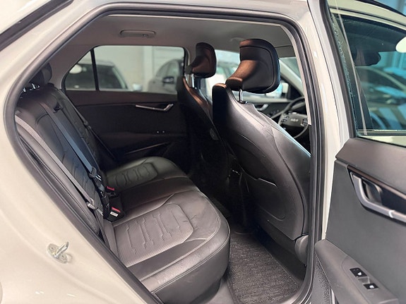 Kia Niro 11 of 28