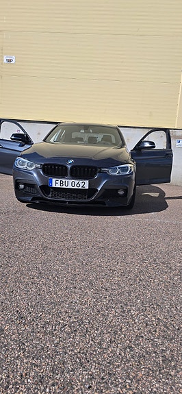 BMW 318d 13 of 14