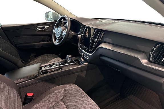 Volvo XC60 7 of 28