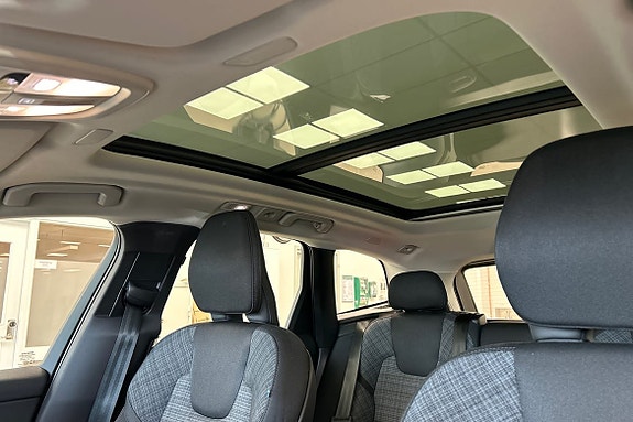 Volvo XC60 25 of 28