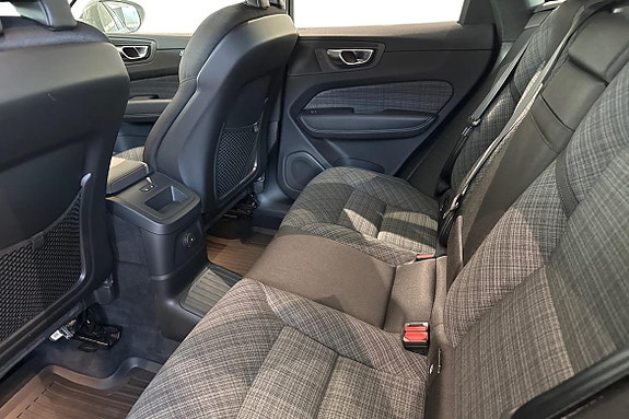 Volvo XC60 13 of 28