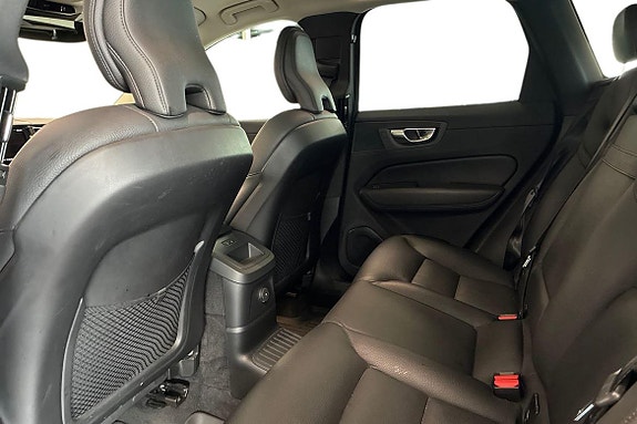 Volvo XC60 13 of 24