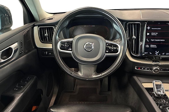 Volvo XC60 11 of 24