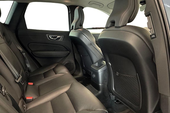 Volvo XC60 9 of 24