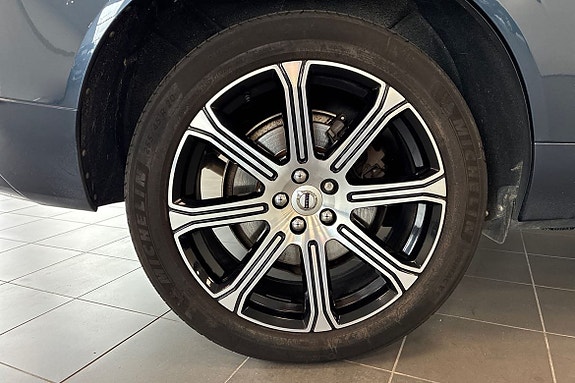 Volvo XC60 17 of 24