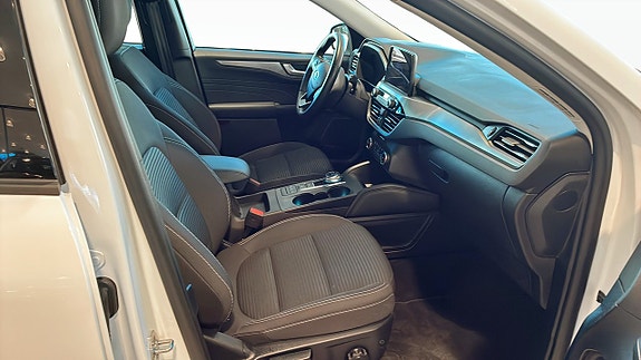 Ford Kuga 3 of 9