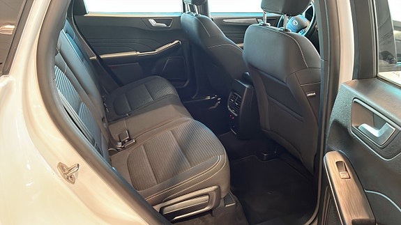 Ford Kuga 5 of 9