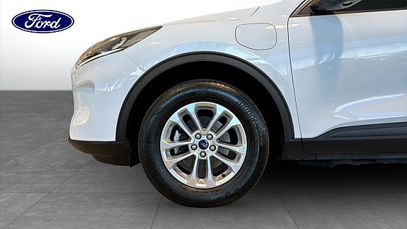 Ford Kuga 9 of 16