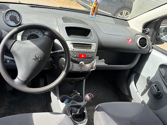 Peugeot 107 4 of 5