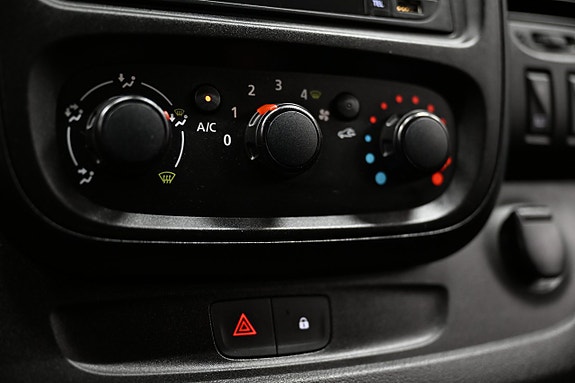 Renault Trafic 22 of 27