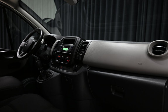 Renault Trafic 25 of 27