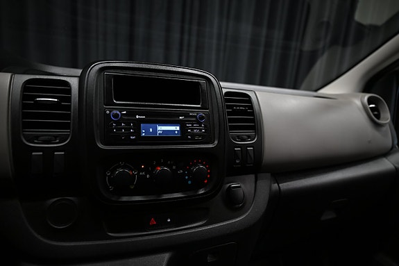 Renault Trafic 24 of 27
