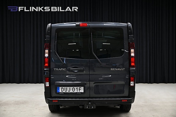 Renault Trafic 12 of 26