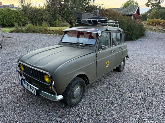 Renault 4 2 of 7