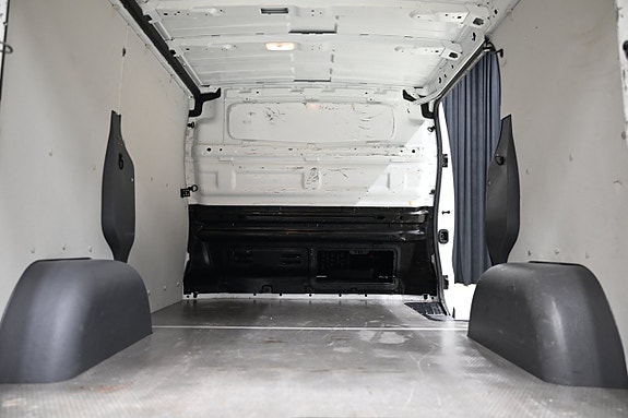 Renault Trafic 8 of 23