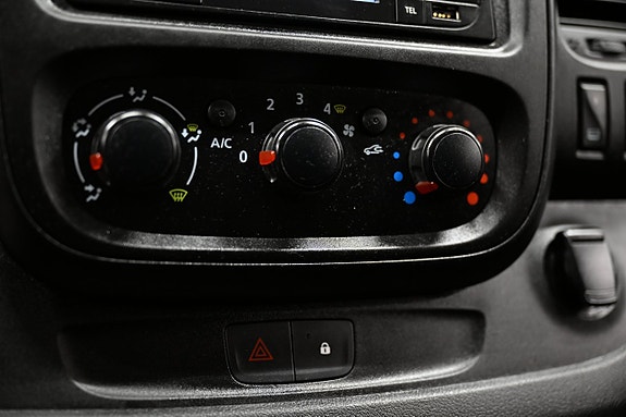 Renault Trafic 17 of 23