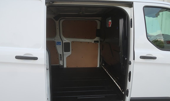 Ford Transit Custom 8 of 20