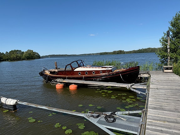 Tender / Cruiser 2 of 13