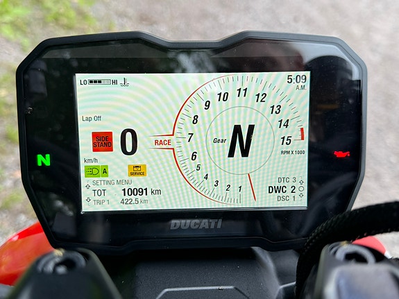 Ducati Streetfighter V4 4 of 5