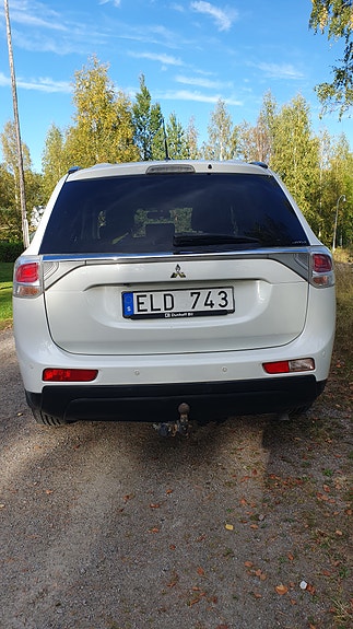 Mitsubishi Outlander 3 of 9